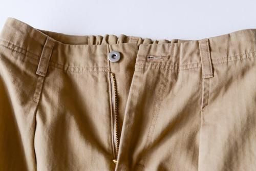 Cotton Herringbone Tuck Pants Beige