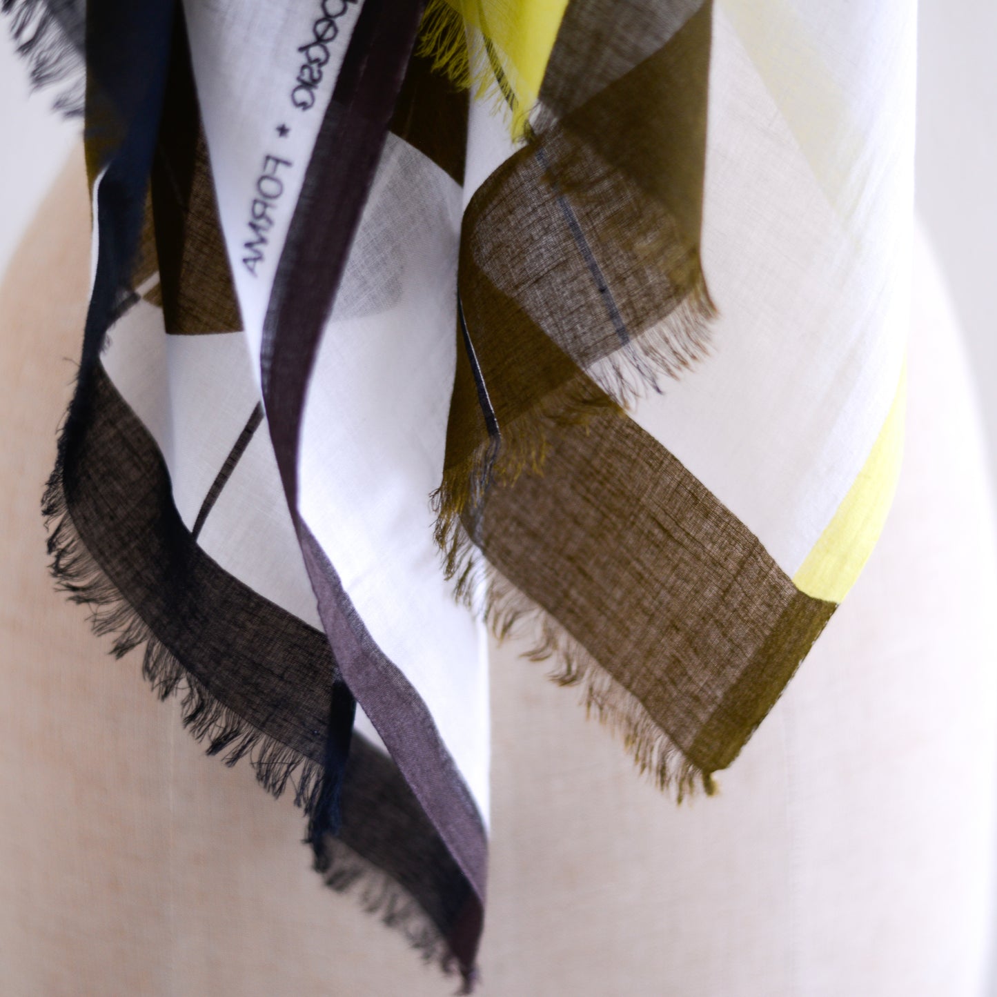 코튼 숄 라임 카키