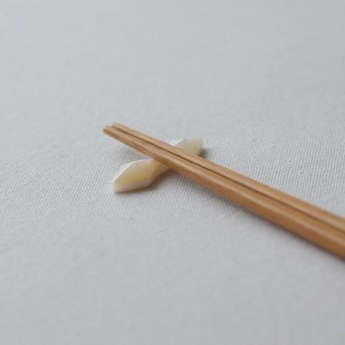 Chopstick Rest Double Diamond White