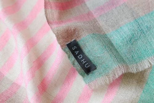 Handwoven Cashmere Stole Border Pink