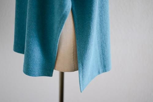 Oversized side-open pullover in the Lotus style