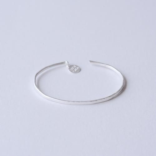 Kam Silver Bangle