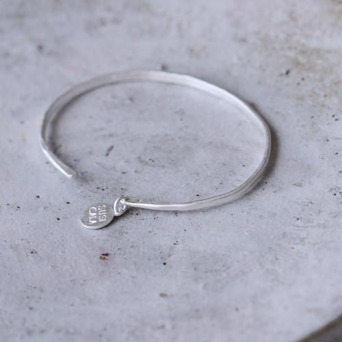 Kam Silver Bangle