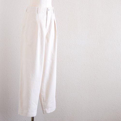 コットンヘリンボンタックパンツ 生成