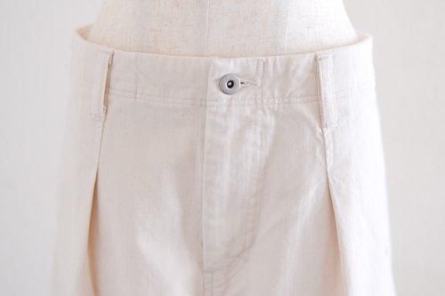 コットンヘリンボンタックパンツ 生成