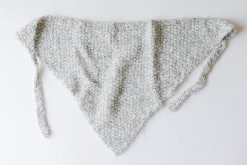 Suri Alpaca Wool Triangle Scarf White×Gray