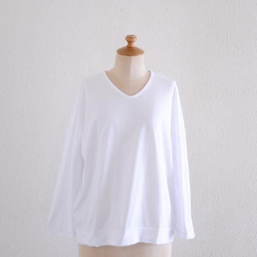 Soft cotton V-neck wide T-shirt White