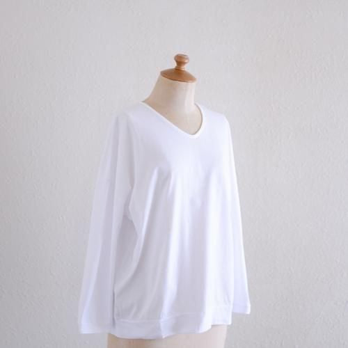 Soft cotton V-neck wide T-shirt White