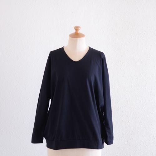 Soft cotton V-neck wide T-shirt in black