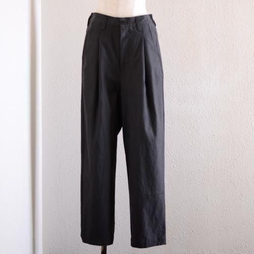 Organic Cotton Tapered Pants in Charcoal Black