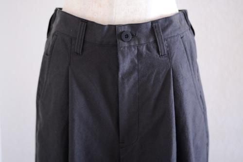 Organic Cotton Tapered Pants in Charcoal Black