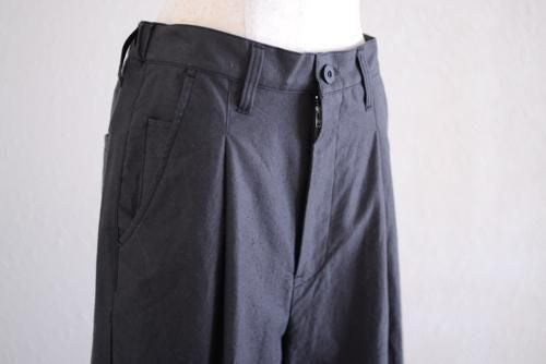 Organic Cotton Tapered Pants in Charcoal Black