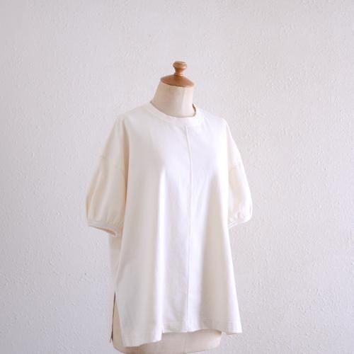 Cotton gathered sleeve pullover in off-white