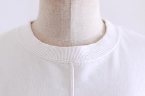 Cotton gathered sleeve pullover in off-white