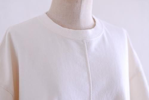 Cotton gathered sleeve pullover in off-white