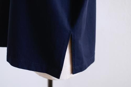 Cotton gathered sleeve pullover in Black