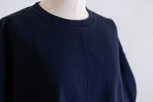 Cotton gathered sleeve pullover in Black