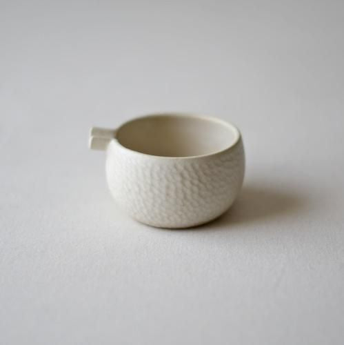 Hail pitcher white M