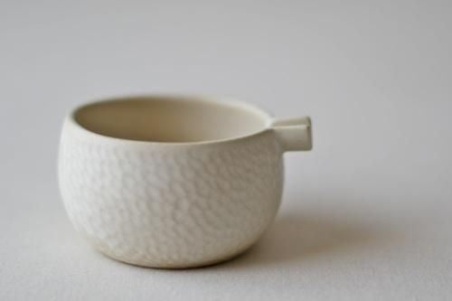 Hail pitcher white M