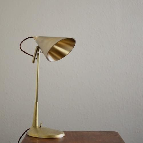 鋳肌 デスクランプ