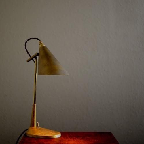 鋳肌 デスクランプ