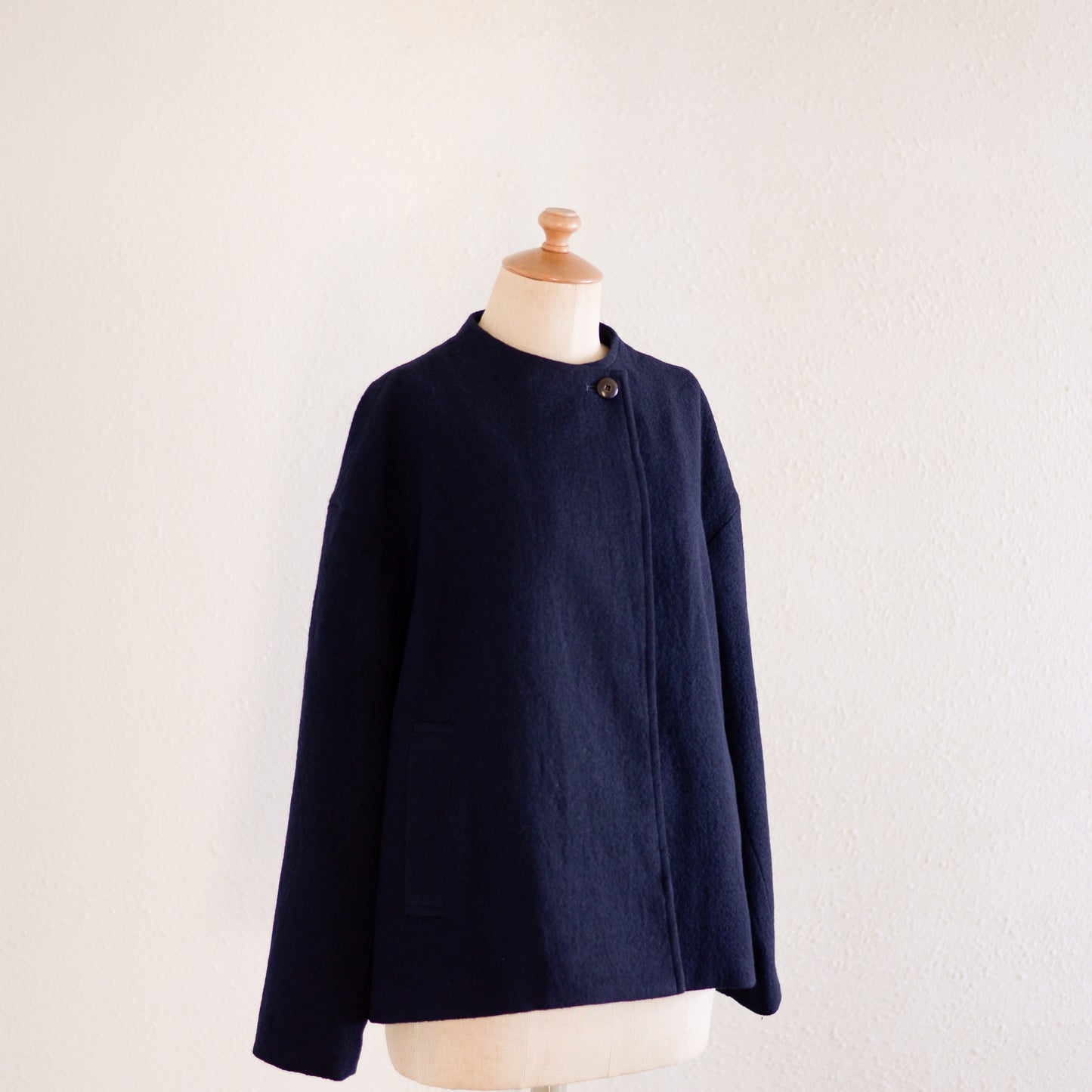 Wool collarless short jacket Black