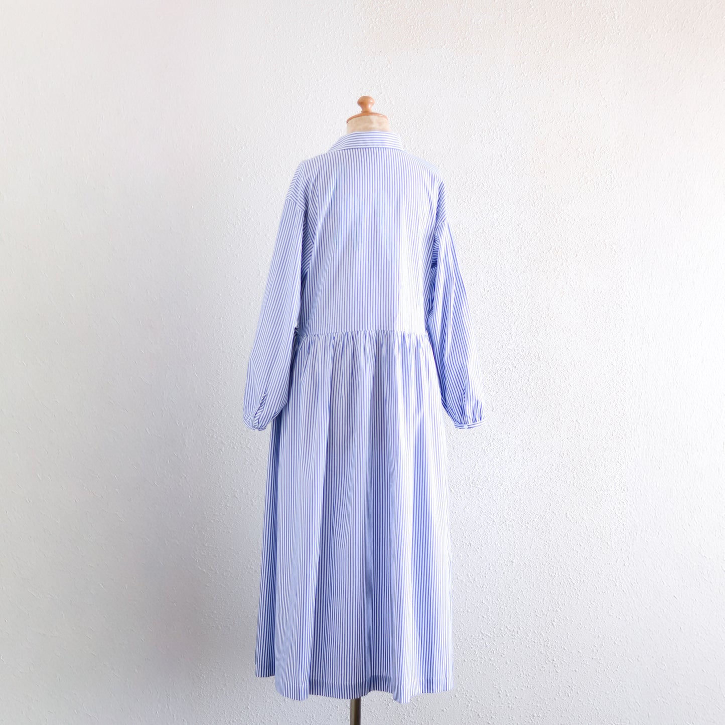 숄 칼라 랩 원피스 White×Navy