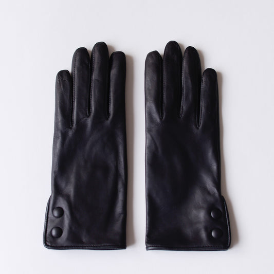 Silk-lined 2-button leather gloves in Black