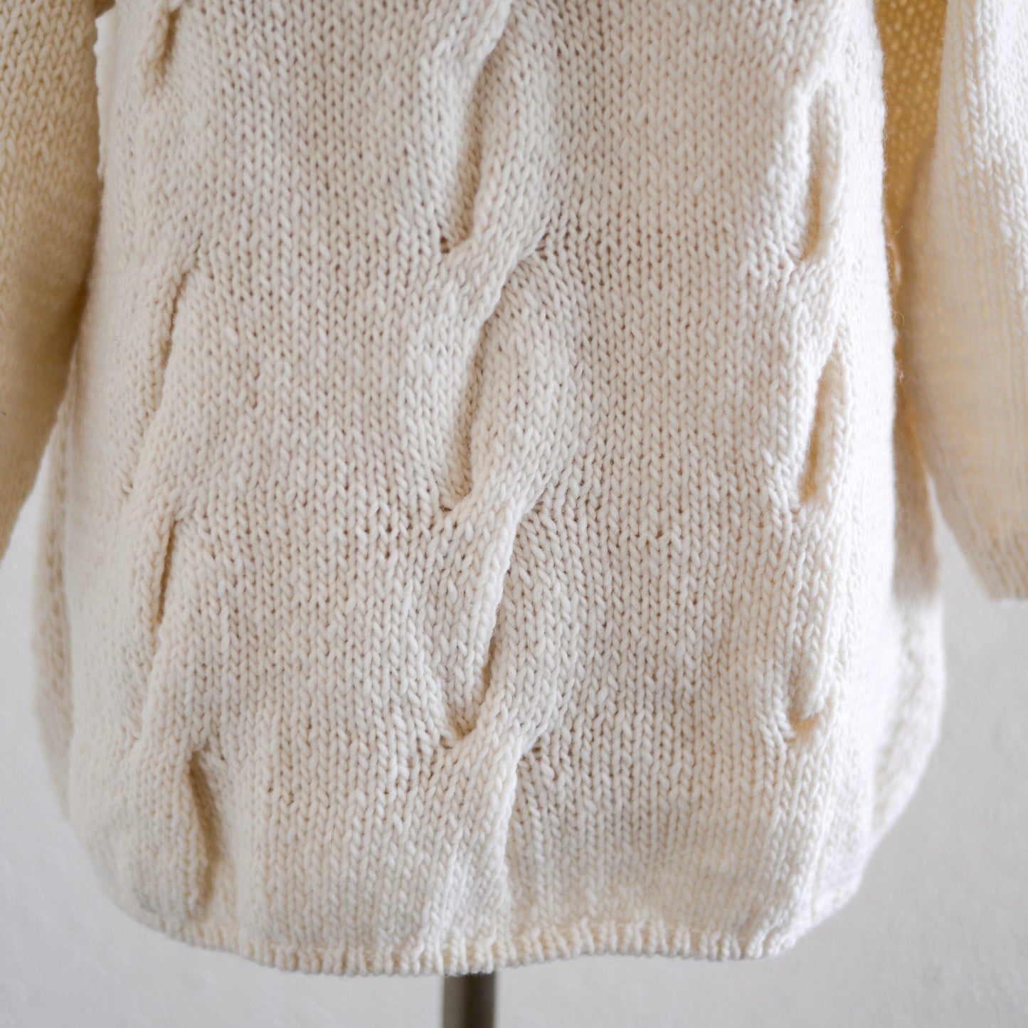 ウール手編みケーブルセーター Off White