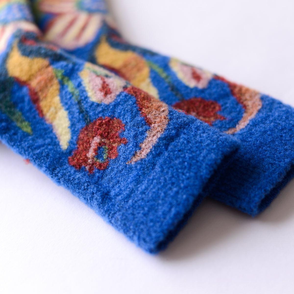 [Unfinished] Mousse Bouquet Socks
