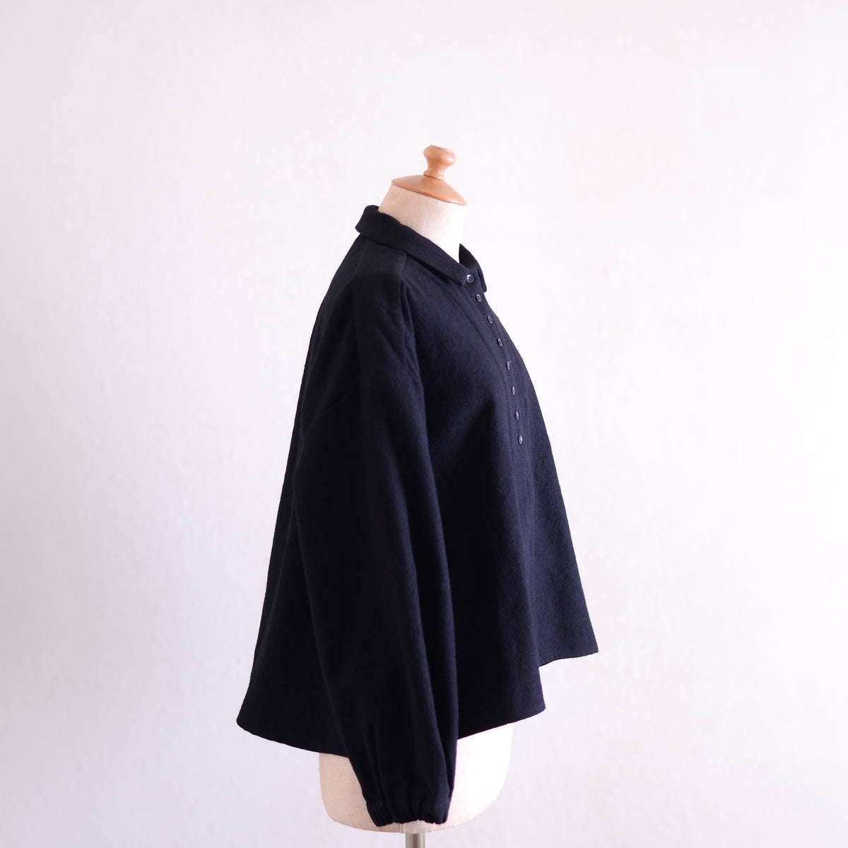 ウールプチカラーオーバーブラウス Black