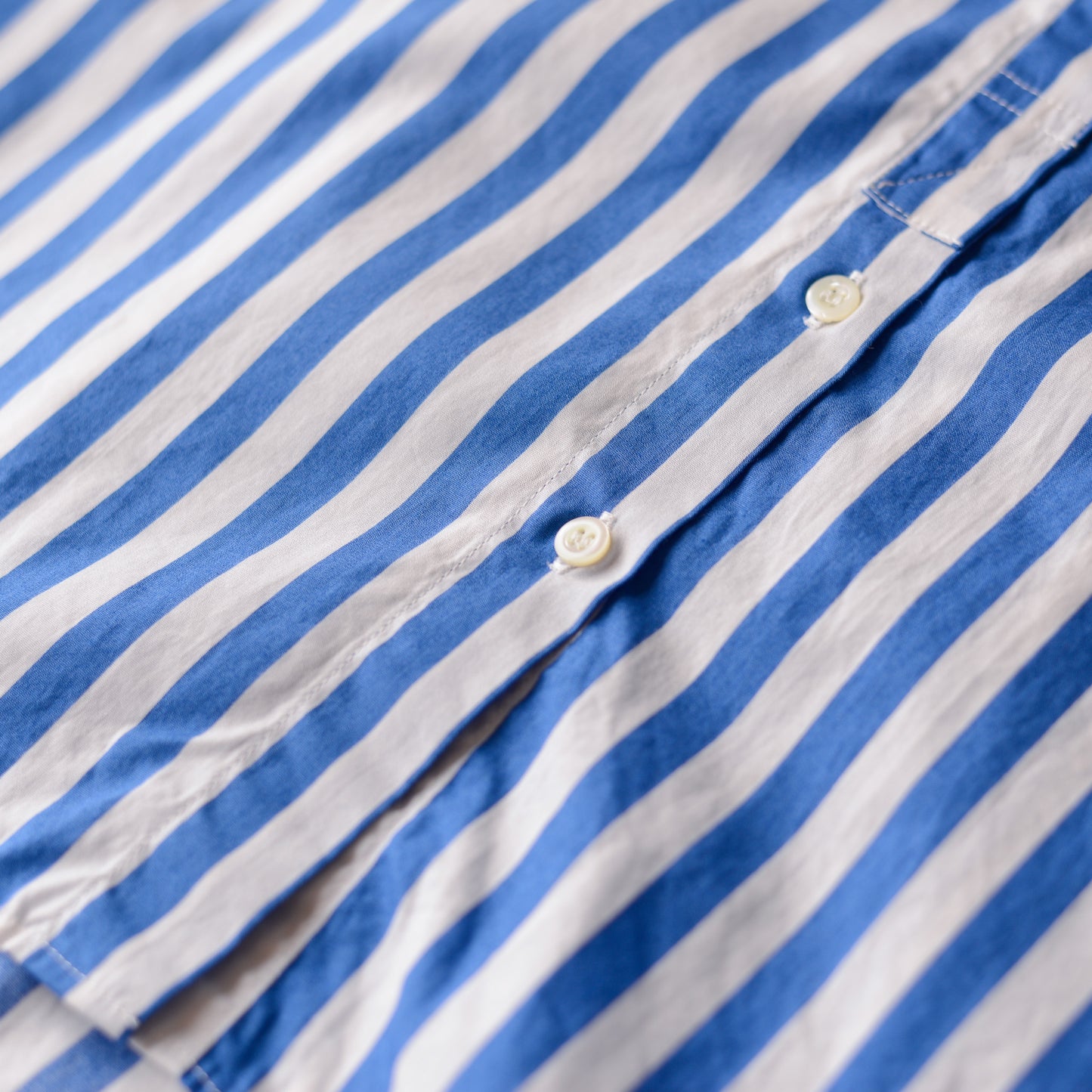 코튼 밴드 컬러 스트라이프 셔츠 Off White × Blue