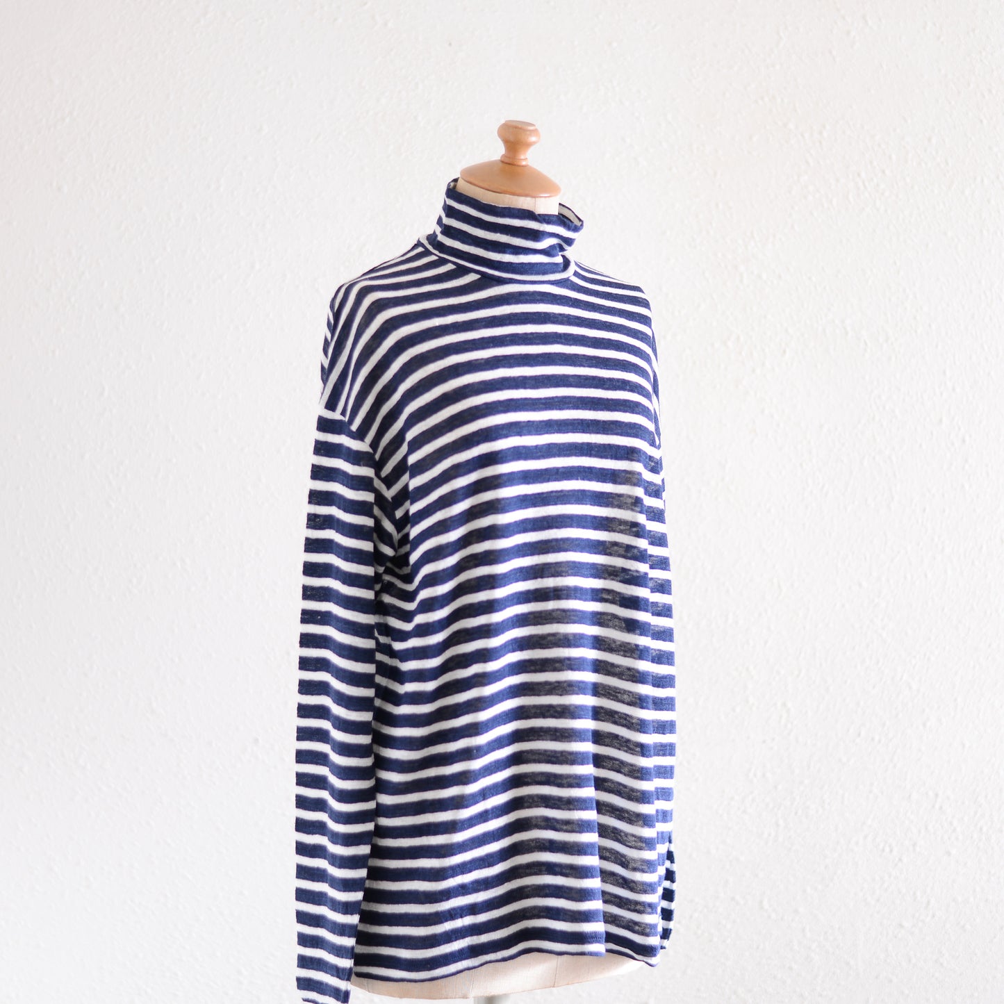 リネンボーダーハイネックプルオーバー Off White × Navy