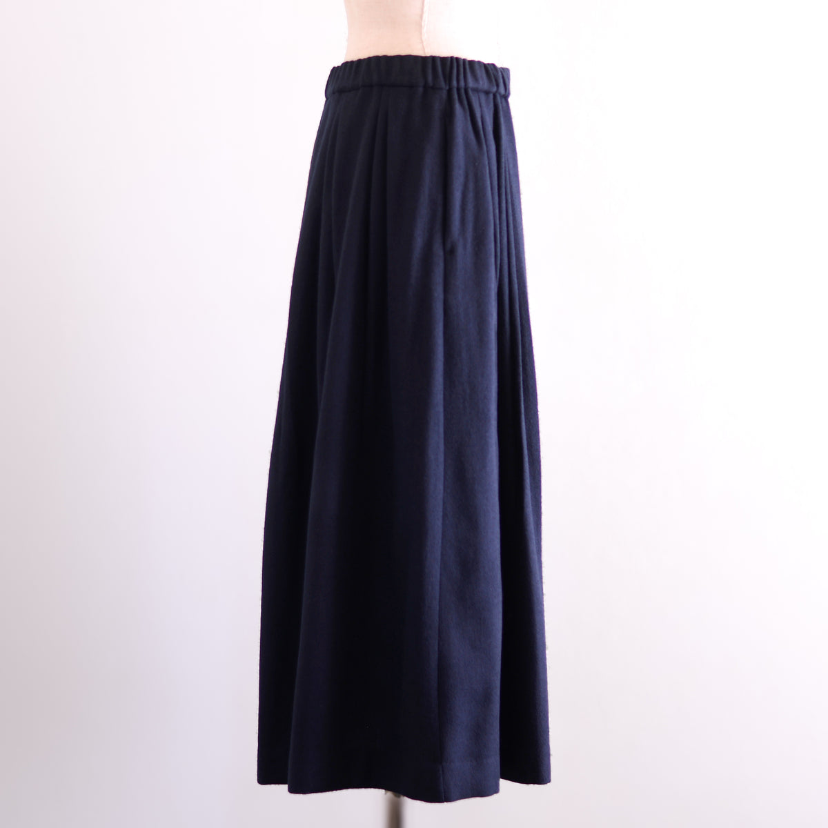 ウールイージーWタックスカート Black