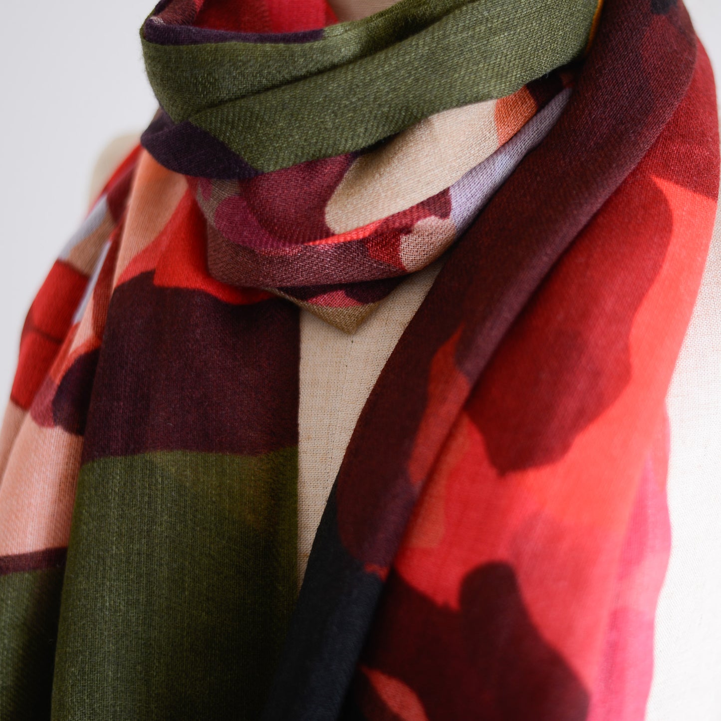 ウールヴェジタブルストール Pomegranate