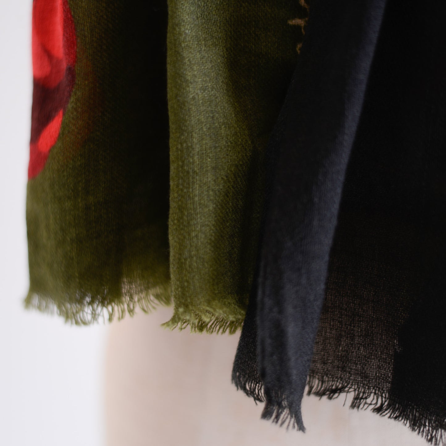 ウールヴェジタブルストール Pomegranate