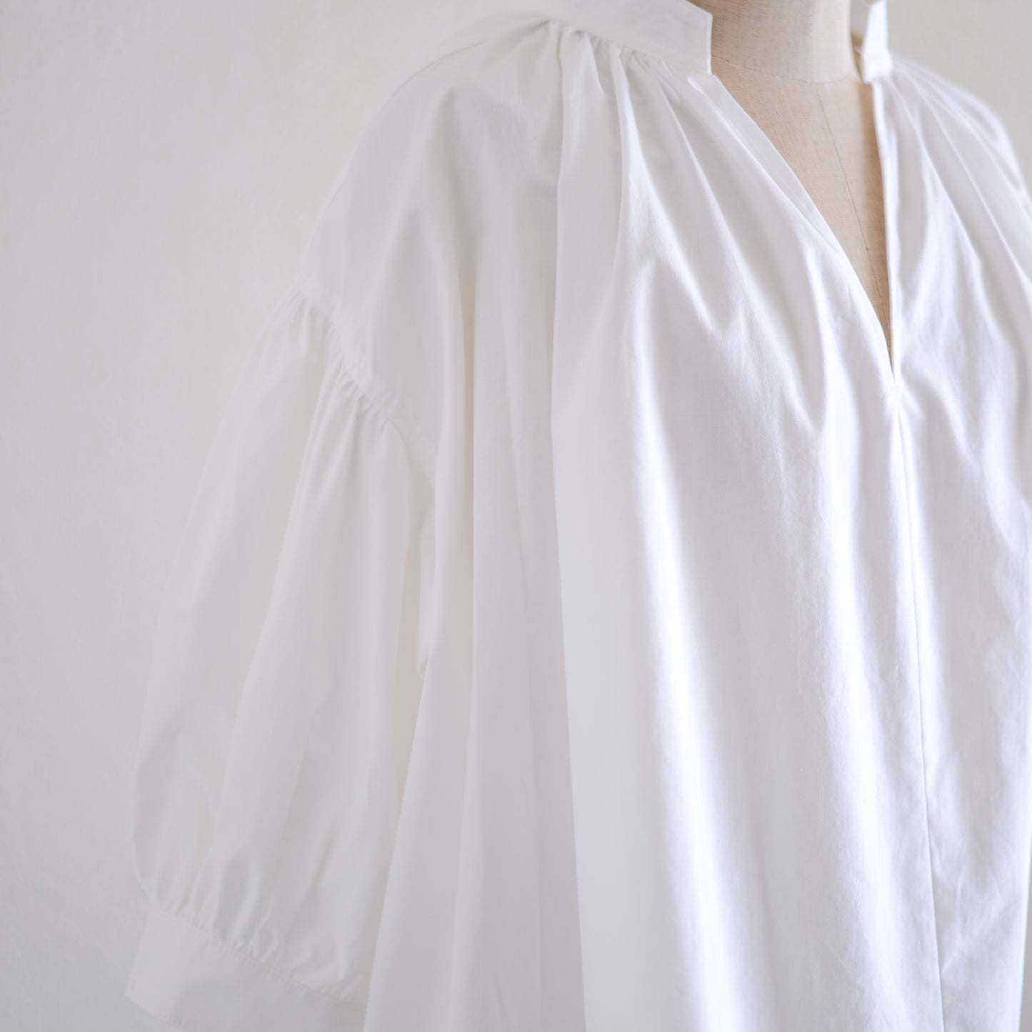 コットンギャザースリーブブラウス Off White