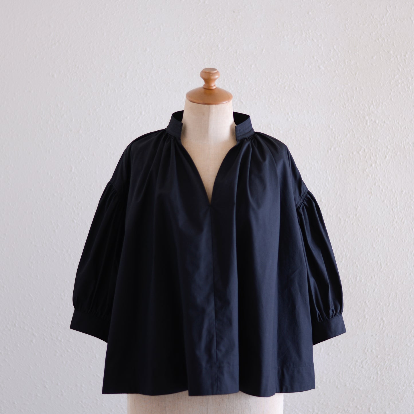 コットンギャザースリーブブラウス Black