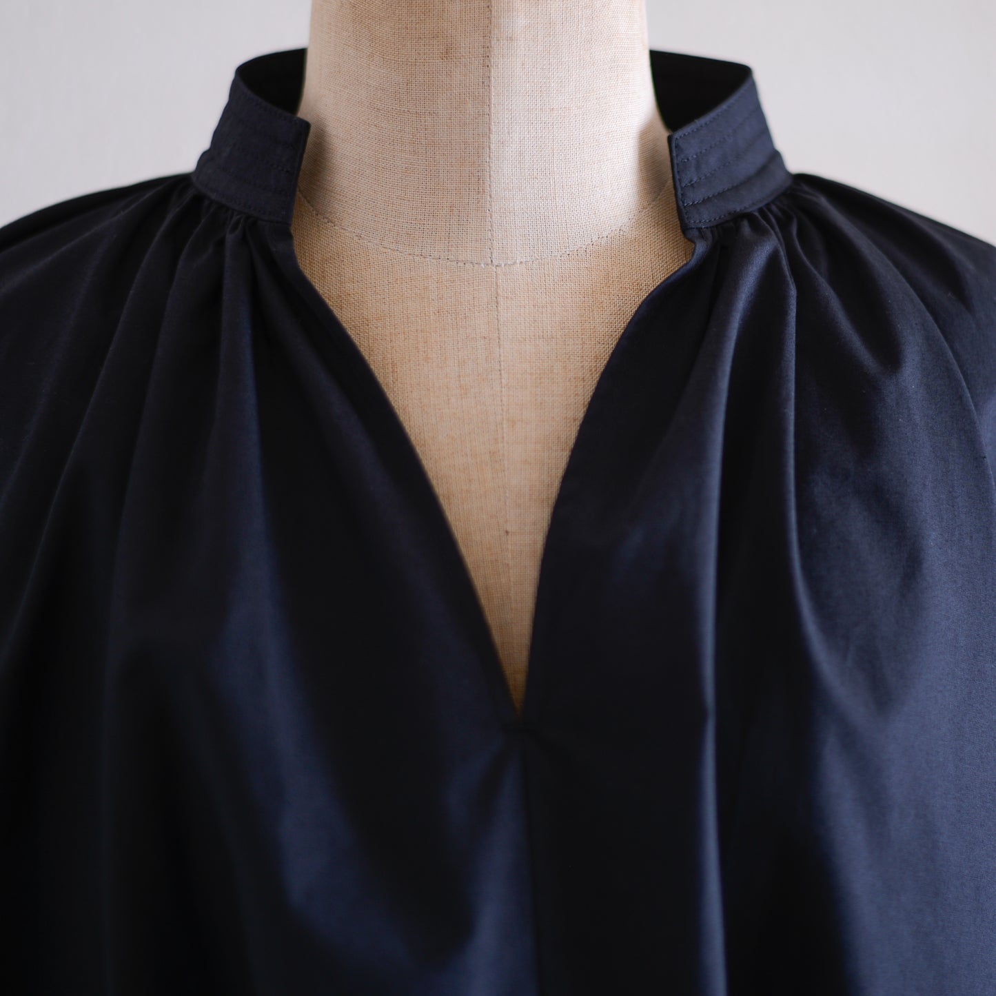 コットンギャザースリーブブラウス Black