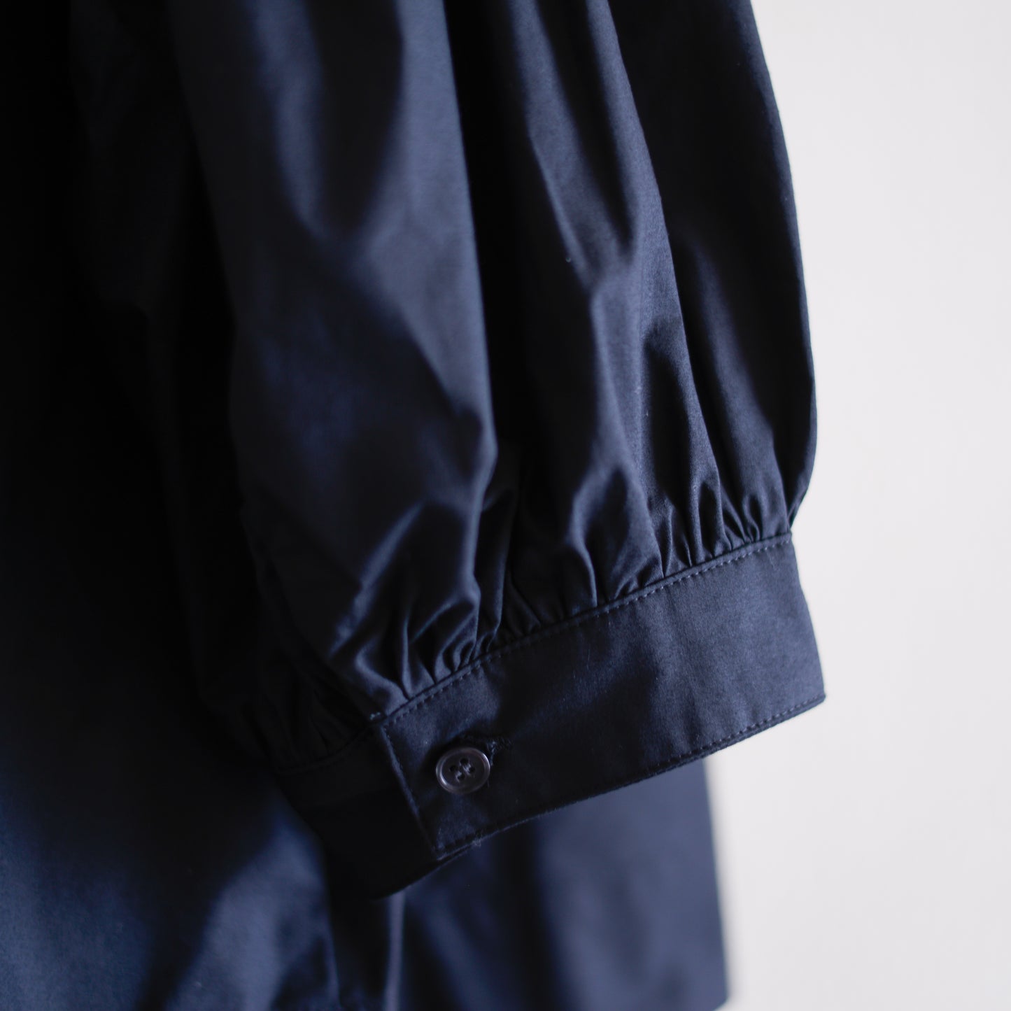 コットンギャザースリーブブラウス Black
