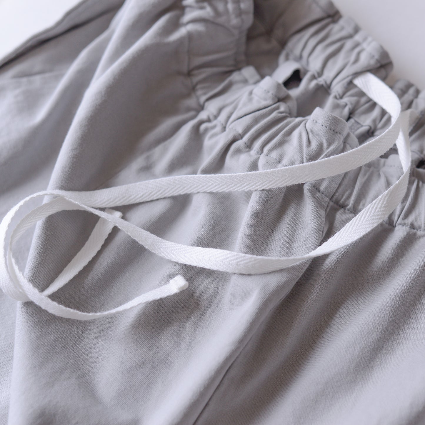 スムーズコットンテーパードパンツ Gray