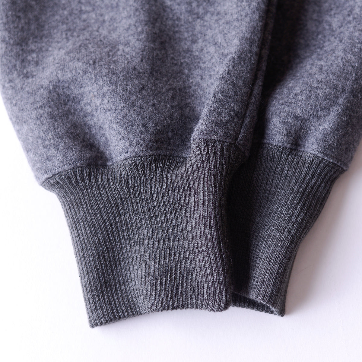 울 나일론 립 헴 팬츠 Gray Melange