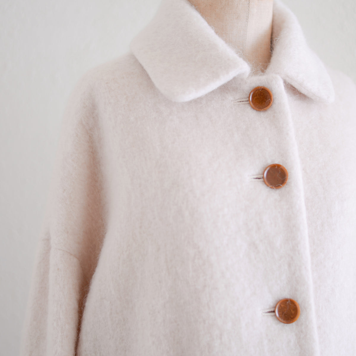 ウールシャギーマックコート Off White