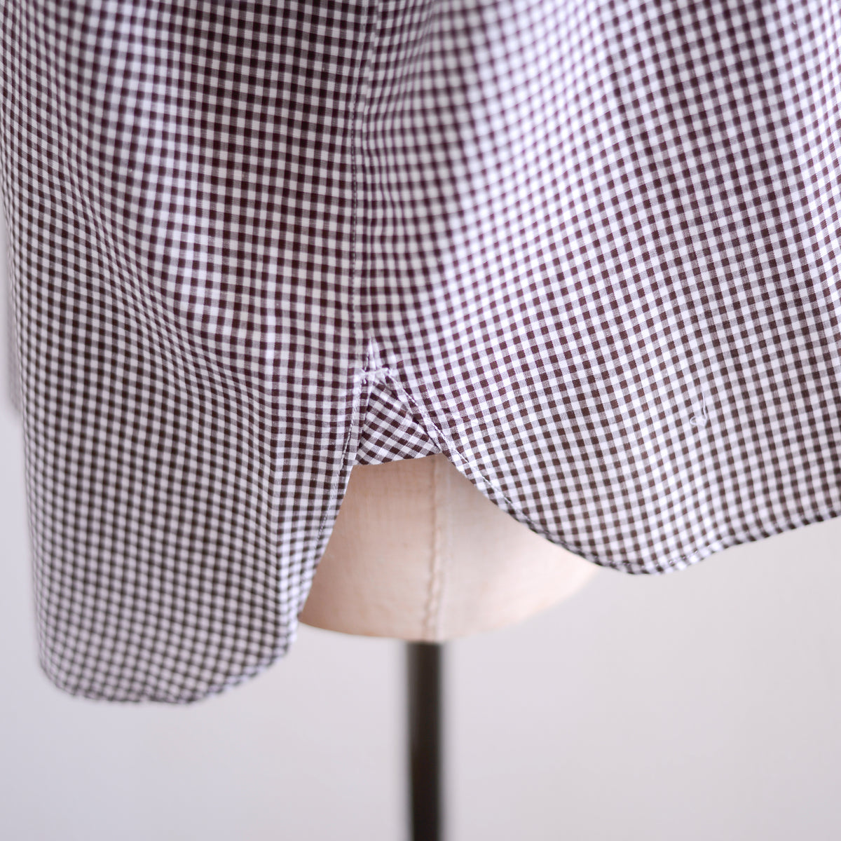 Cotton Linen Concealed Button Shirt Off White × Brown