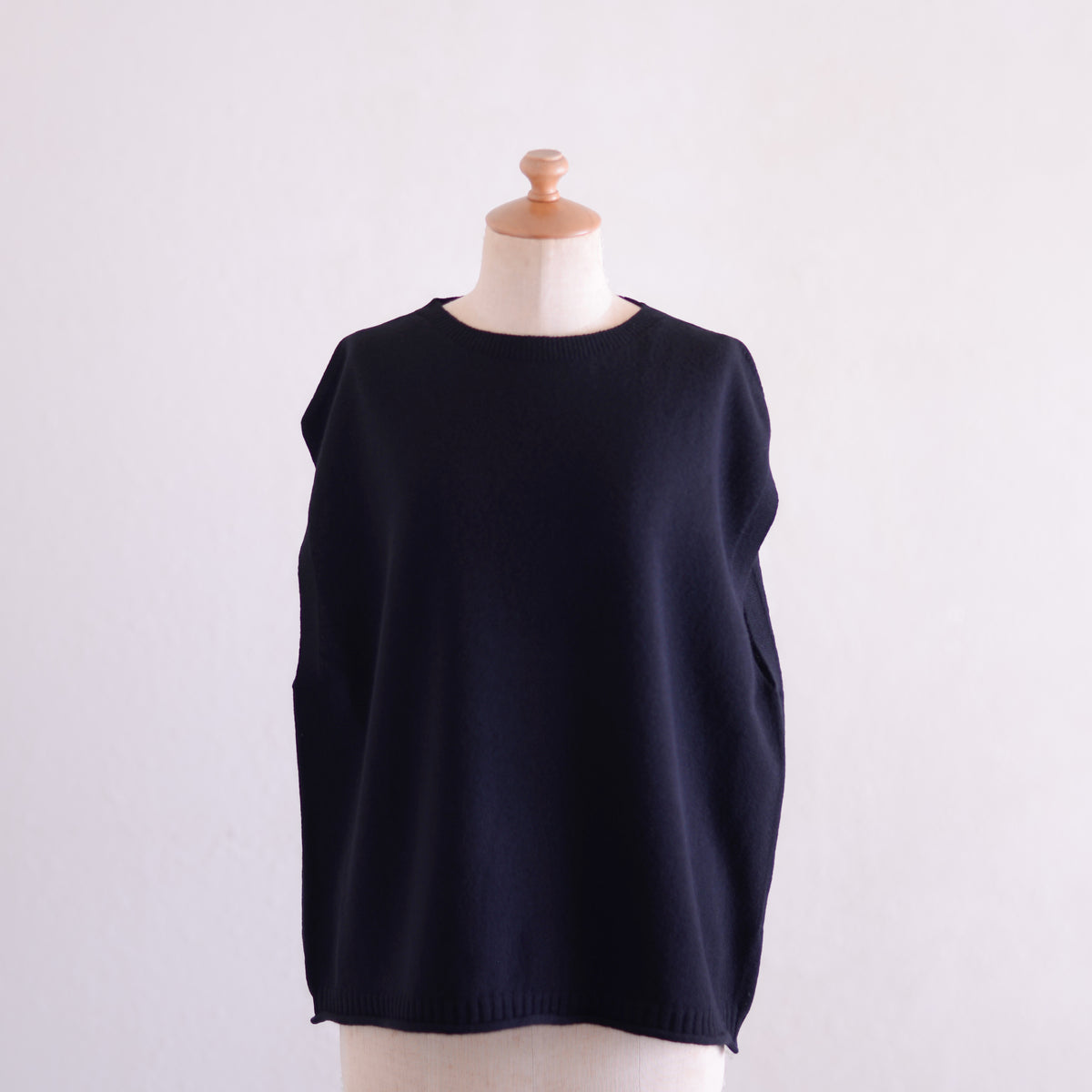 ウールバックスリットベスト Black