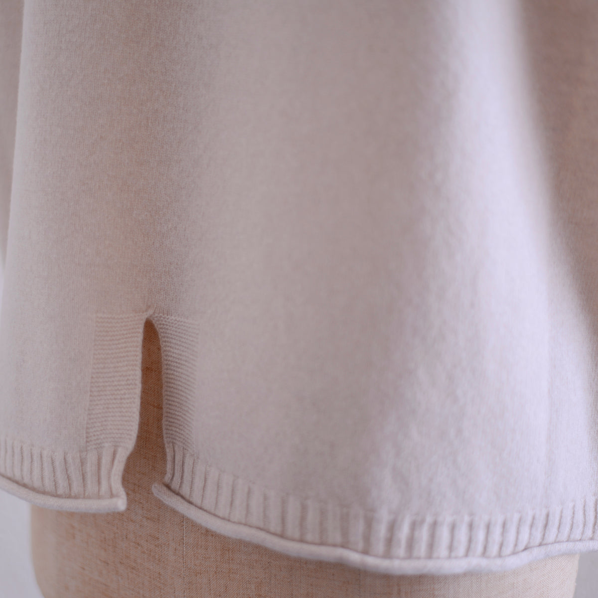 ウールバックスリットベスト Beige