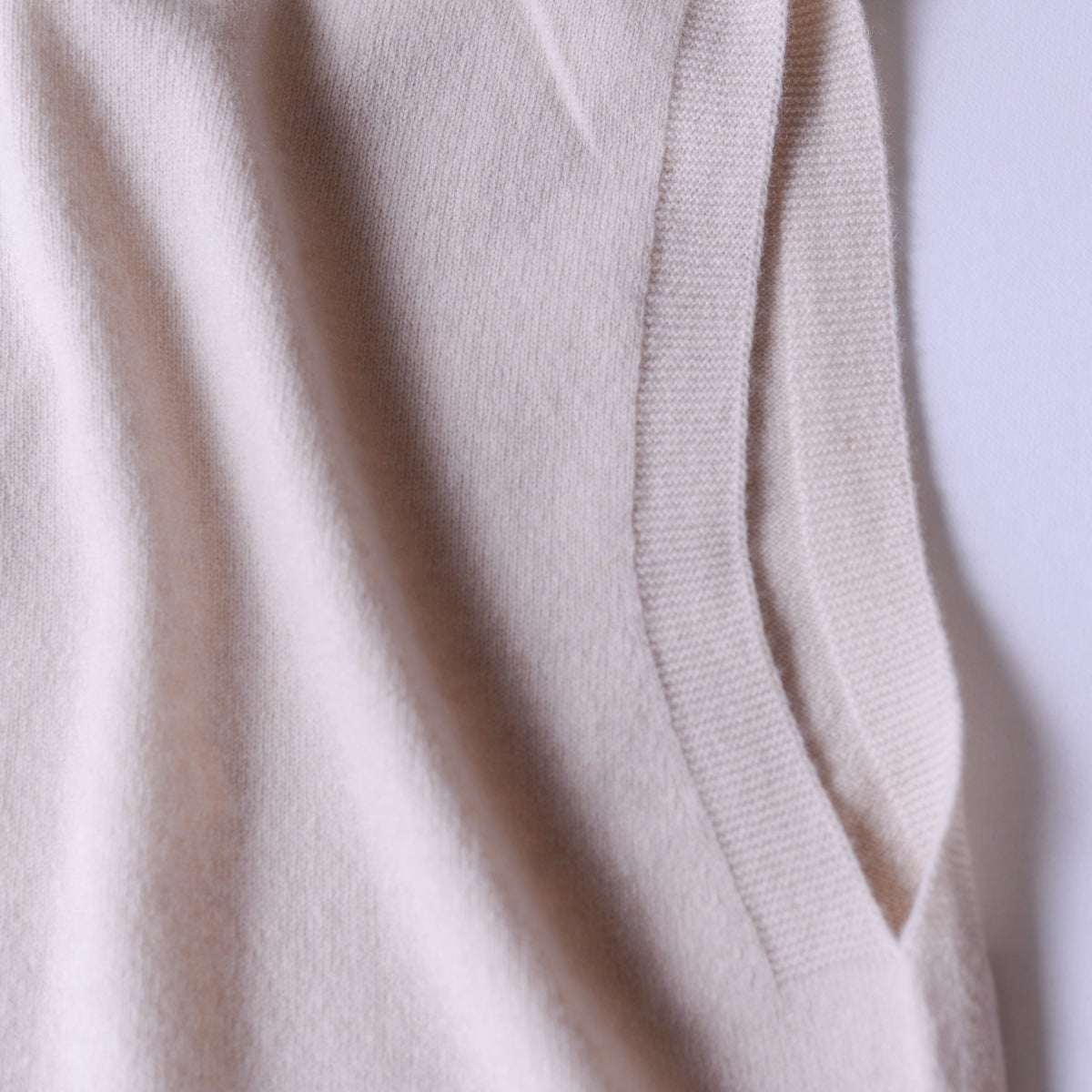 ウールバックスリットベスト Beige