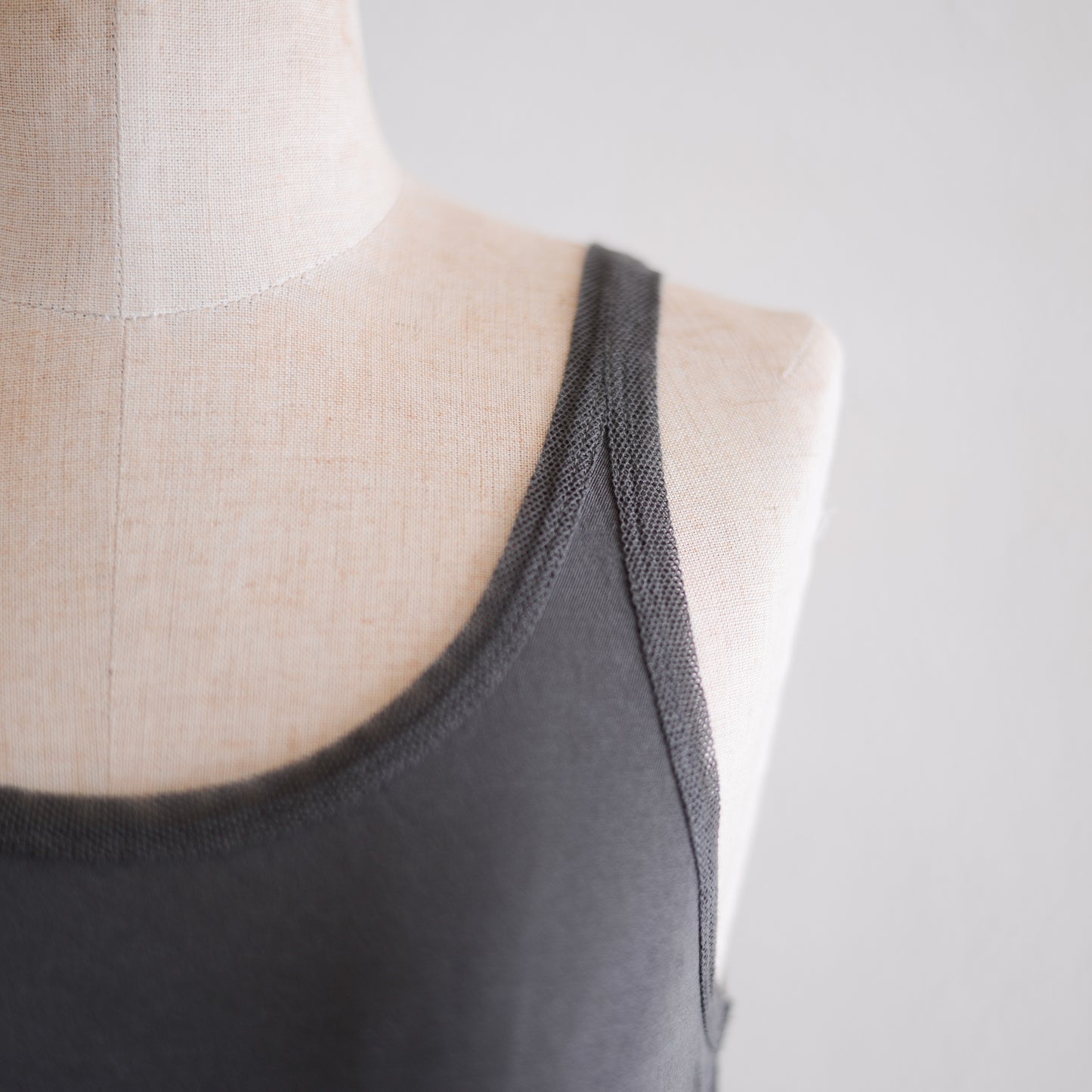 コットンチュールタンクトップ Charcoal Gray