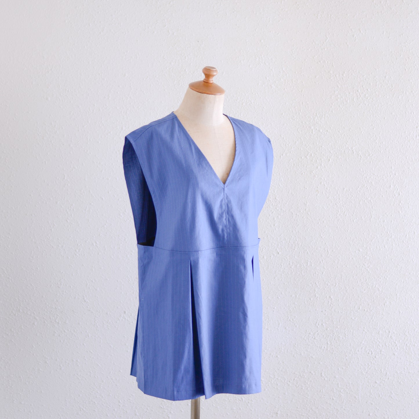 リネンレーヨンVネックタックプルオーバー Blue