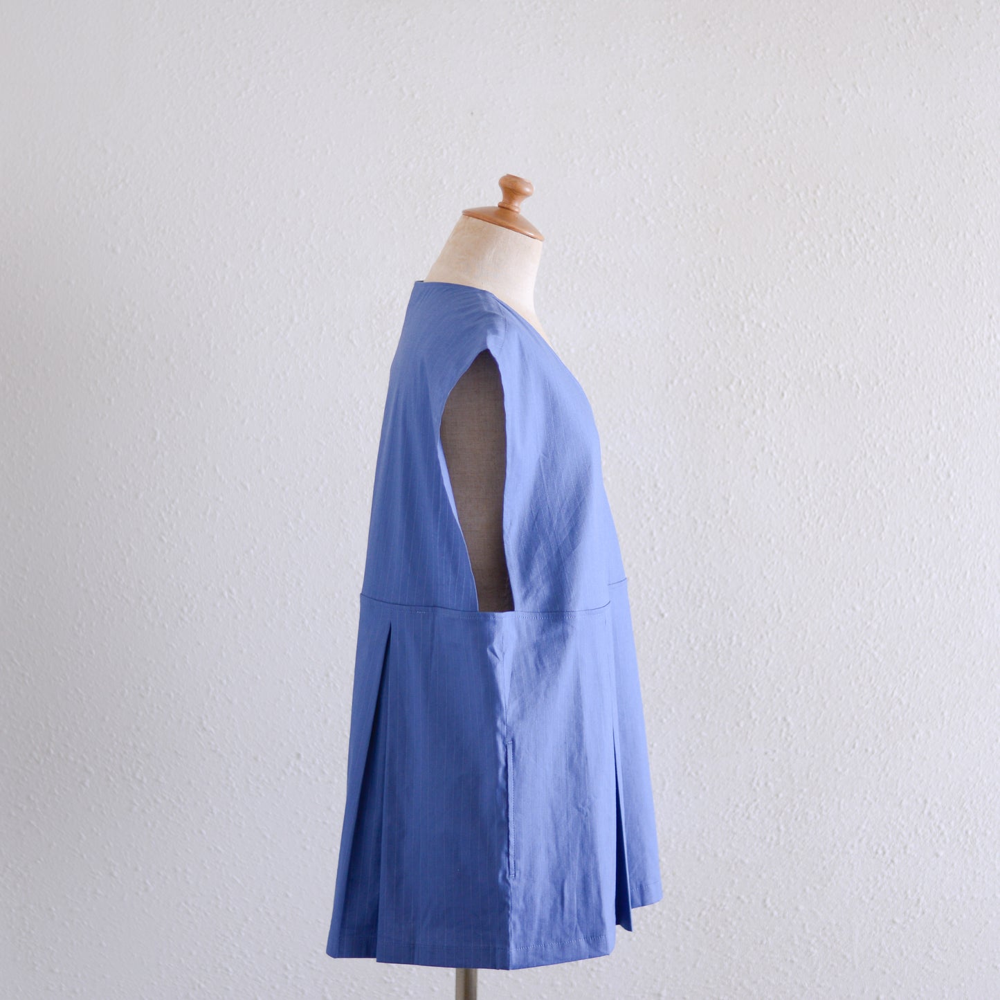 リネンレーヨンVネックタックプルオーバー Blue